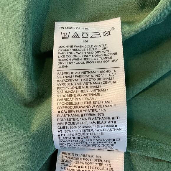 Athleta Urbanite Dress Women’s Medium Vineyard Green Travel Casual Work Pockets - Picture 8 of 13